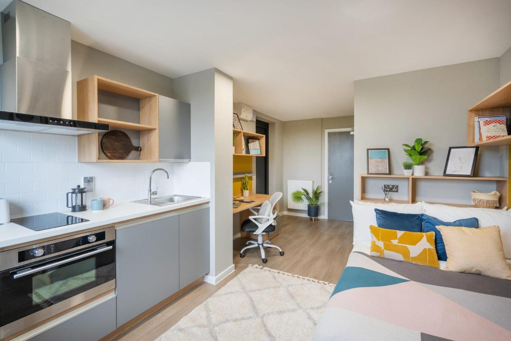 For Students Only Zinc Quarter In Appartement *